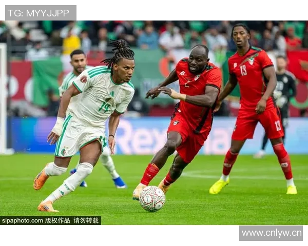 阿尔及利亚与民主刚果首发阵容揭晓马赫雷斯对决巴坎布万比萨卡出战 阿尔及利亚与民主刚果首发阵容揭晓马赫雷斯对决巴坎布万比萨卡出战