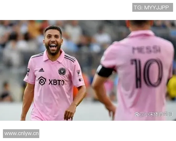 阿尔巴意外宣布退役仅两天前双响并续约至2027年