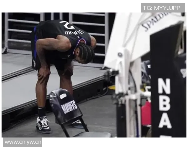 开拓者媒体人杨瀚森致力提升基础技能力争成为球队可靠替补 开拓者媒体人杨瀚森致力提升基础技能力争成为球队可靠替补