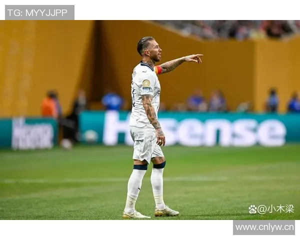 多特蒙德考虑引援前锋应对吉拉西进球荒但薪资压力成难题