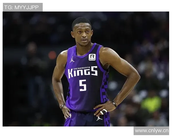 福克斯表现不佳8投4中仅得12分2篮板7助攻罚球命中率低失误频繁 福克斯表现不佳8投4中仅得12分2篮板7助攻罚球命中率低失误频繁